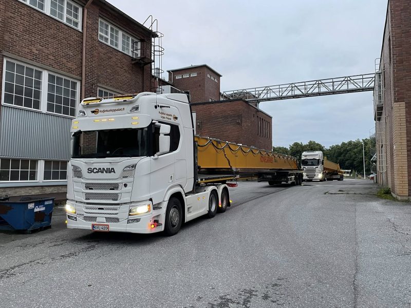 Kuljetus Leppälät - Scania-kuljetuskalusto erikoiskuljetuksessa