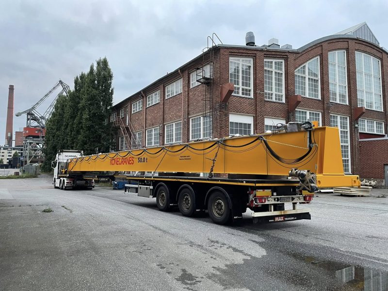 Nosturikuljetus Turkuun Aurajoen rantaan - 28m nosturi